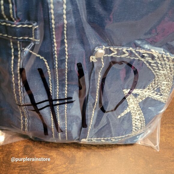 Almost Famous Cuffed Capri Jeans 20 High Rise Thick Stitch Medium Dark Wash - Picture 12 of 12